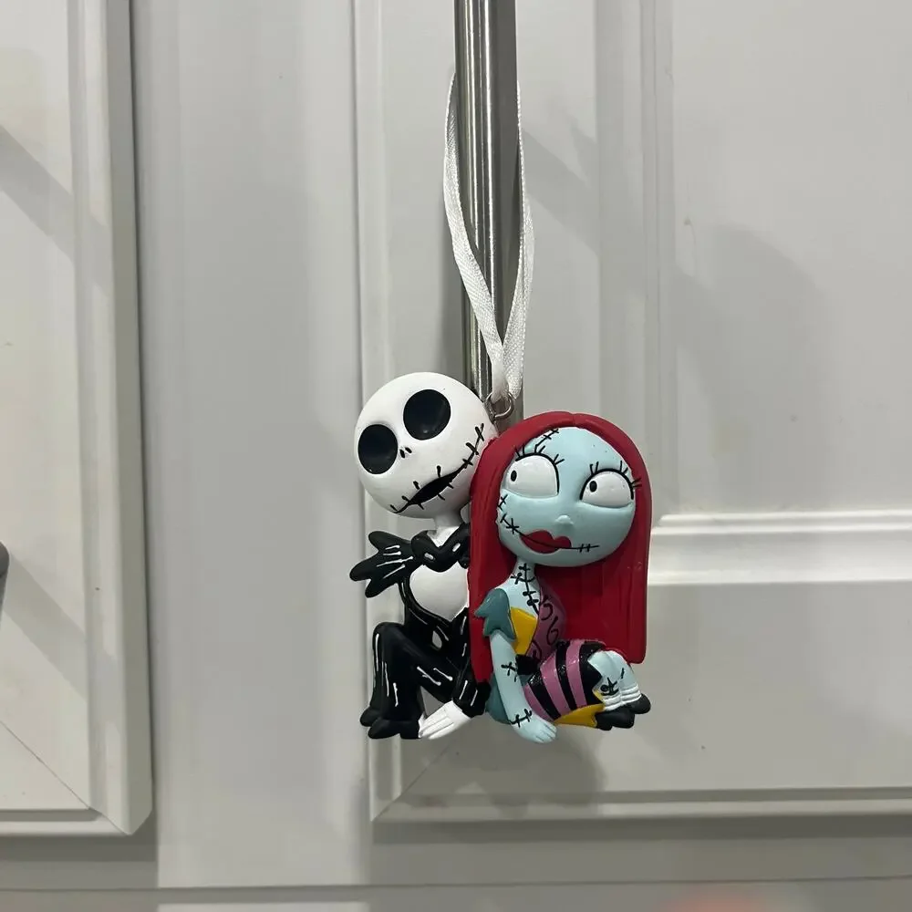 Hallmark Disney Nightmare Before Christmas Jack Skellington Sally Resin Ornament